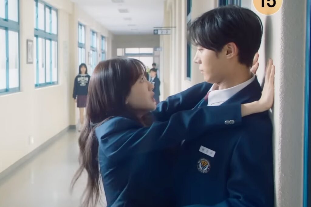 Assista: Cho Yi Hyun Flusters Choo Young Woo enquanto tentava secretamente salvar sua vida no trailer de "Head Over Sal Heels"