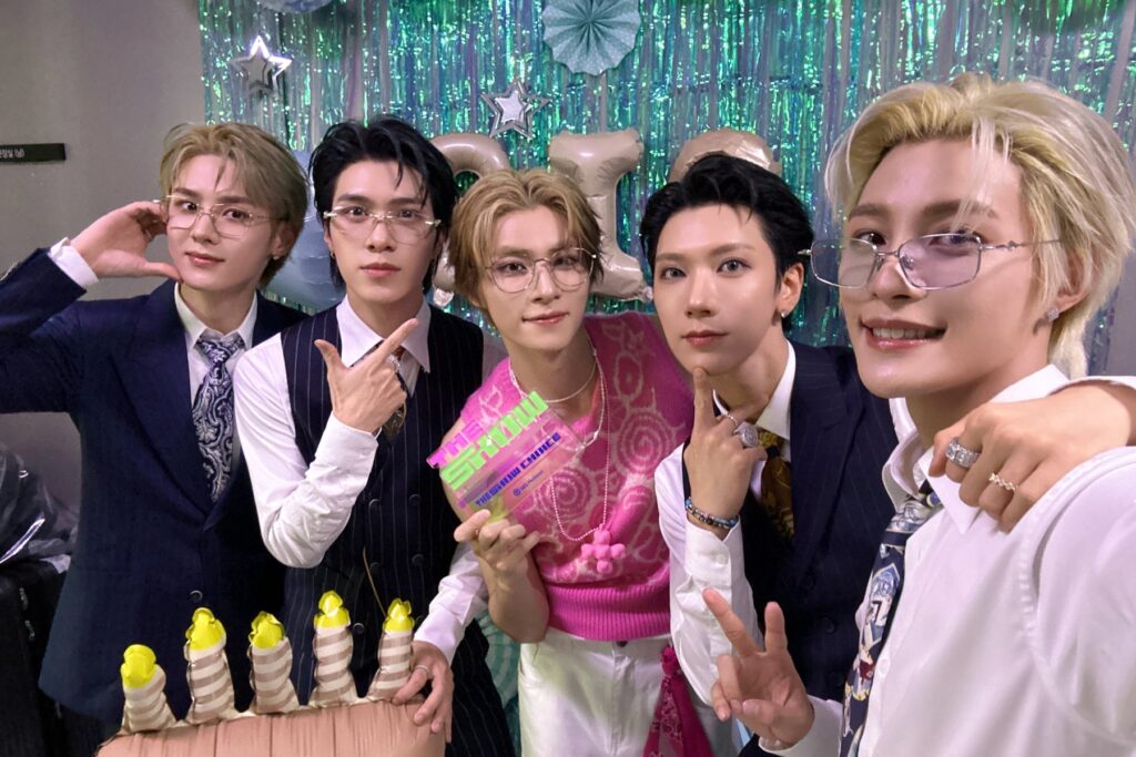 Assista: Wayv recebe a 1ª vitória para "Big Bands" em "The Show"; Performances de Ikon's Jinhwan (Jay), Purple Kiss e mais