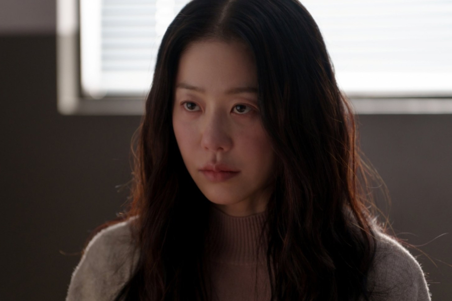 GO HYUN JUNG se transforma em serial killer atrevido com graça perturbadora em "Queen Mantis"