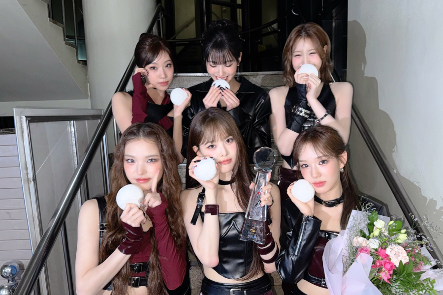 Assista: izna conquista a primeira vitória no “Music Bank” com “Mamma Mia”; Apresentações de Hwasa, BAE173 e mais