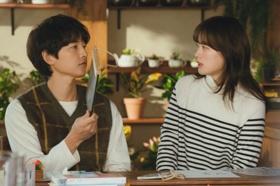 Song Joong Ki e Chun Woo Hee apreciam momentos emocionantes do dia a dia antes do final de “My Youth”